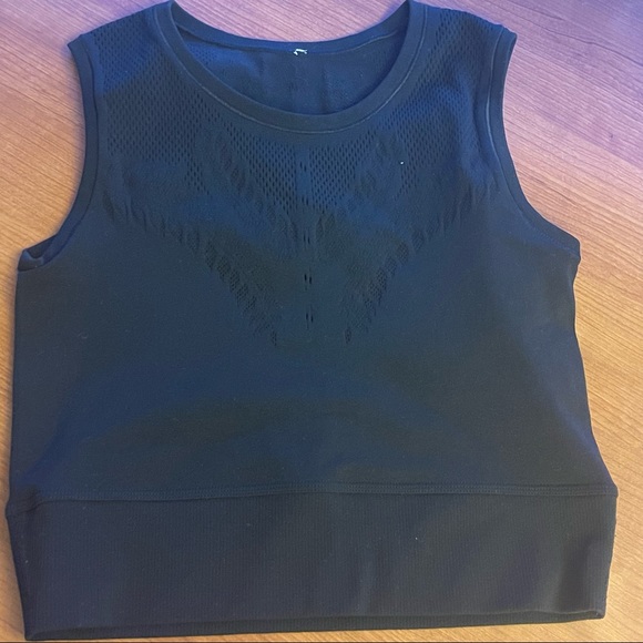 🖤Ujjayi crop tank 🖤 - Picture 8 of 8